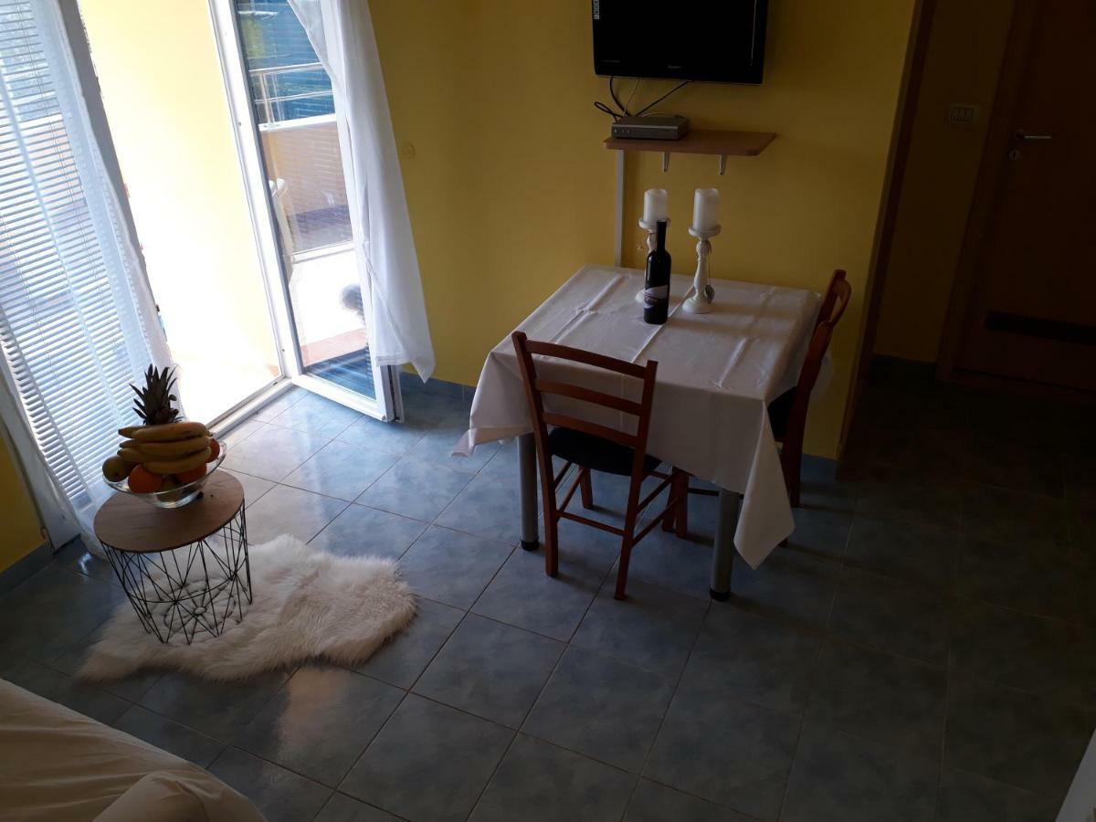 Apartmani Marino ปริฟลากา ภายนอก รูปภาพ